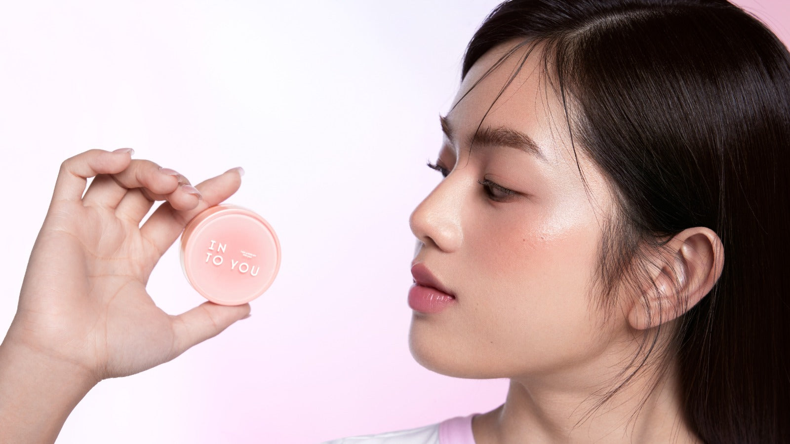 INTO YOU One-Swipe Glow air cushion blush